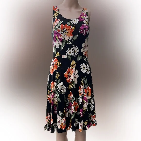 Agnes and Dora Floral Dress - Picture 1 of 11